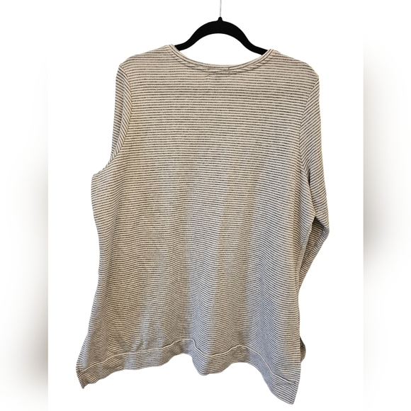Lane Bryant 22/24 Cotton Blend Graphic White Gray Stripe Long Sleeve Tee - Picture 2 of 9